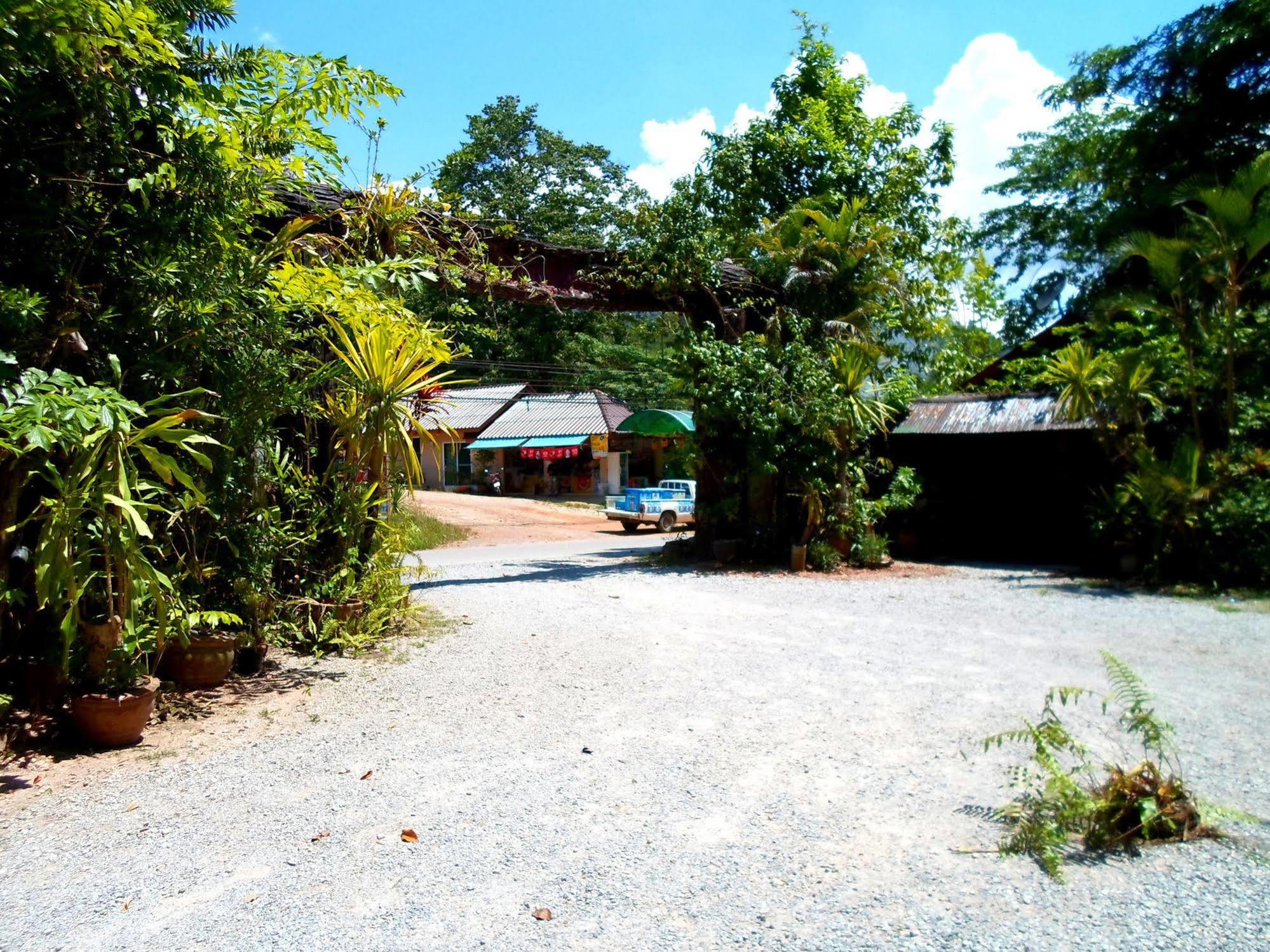 Khao Sok Tree House Resort Khao Sok National Park Exterior photo